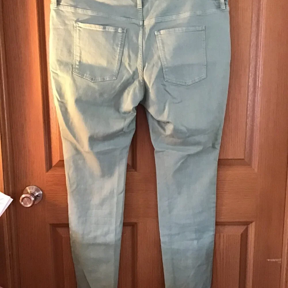 Universal Thread Jeans - Picture 2 of 2